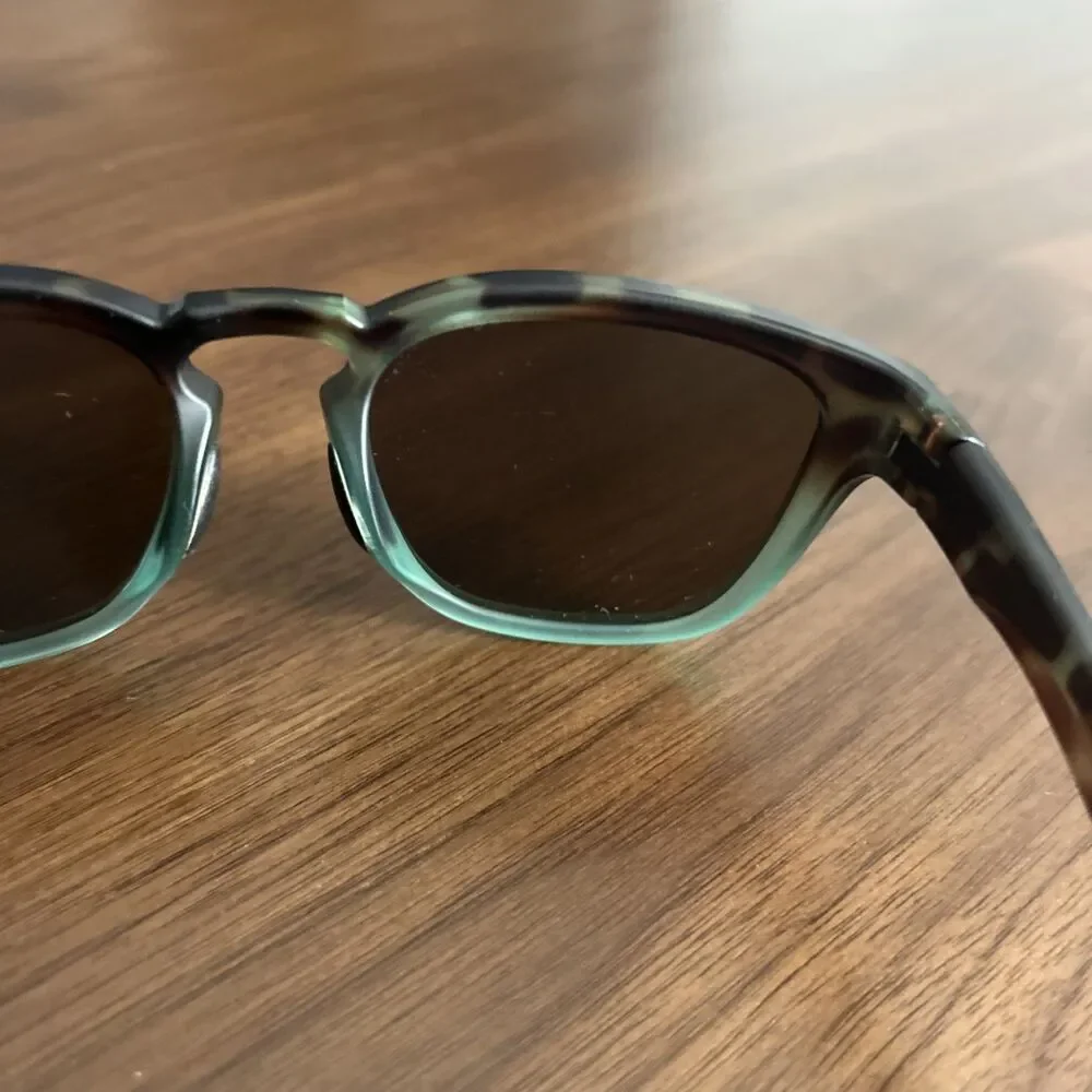 Tifosi  Sunglasses Rectangular Brown and Turquoise with Case Used
